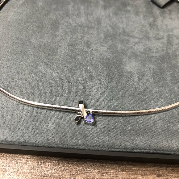 Pendant necklace - Picture 2 of 3